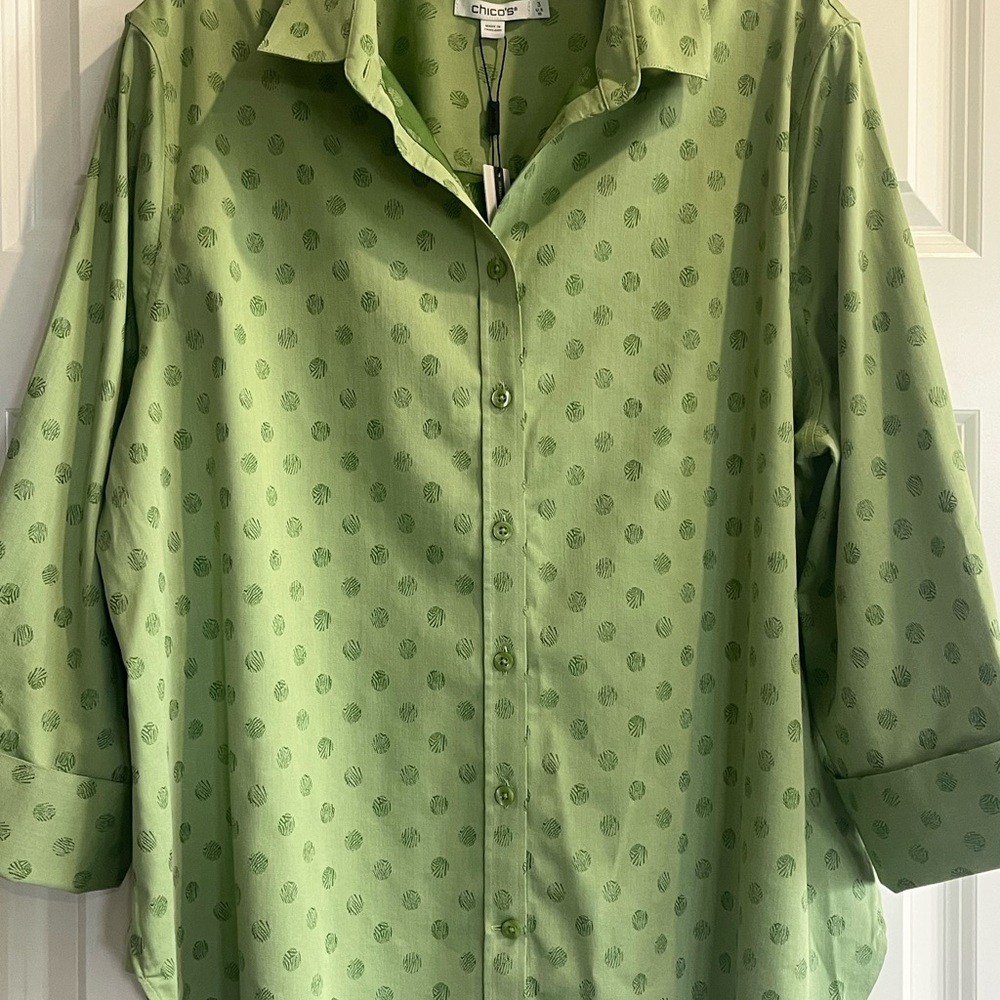 Chico's Green Textured Dot Shirt